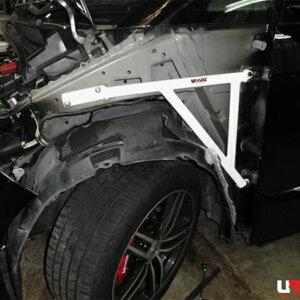 Ultra Racing ojačanje blatnika za Toyota Previa III (XR50) 2.4/3.5 2WD