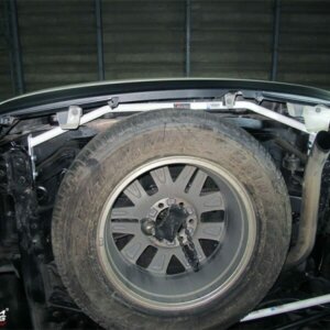 Ultra Racing ojačanje šasije za Toyota Fortuner II/Innova II
